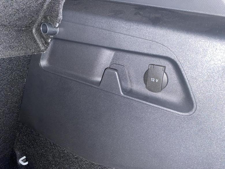 大众id.3后备箱的这个电源都能做些什么，以前在驾驶舱是接点烟器或快充转换，放后备箱里可以接什么