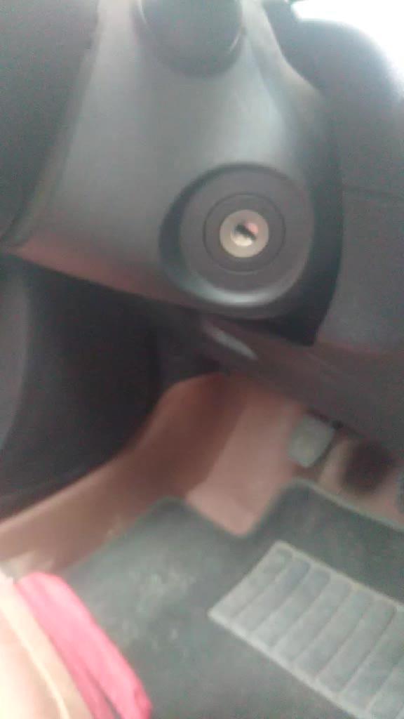 这个是丰田威驰的倒车镜为什么不是电动的