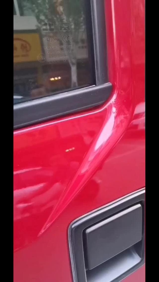 北京bj40买车3个月，车窗密封条翘起来了。怎么处理了