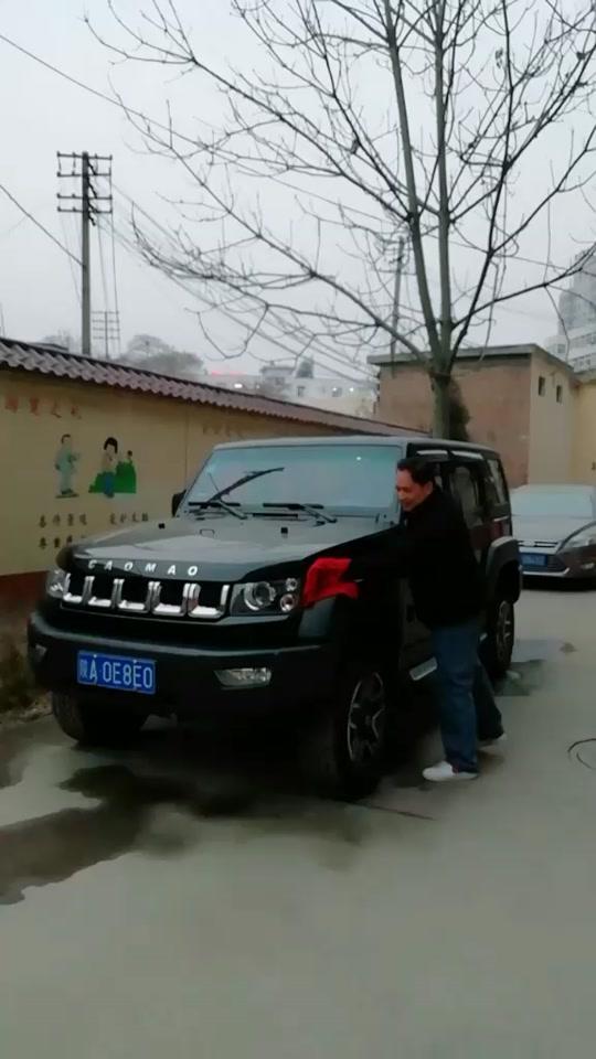 北京bj40在这寒冷的冬天里院内洗车，不是因为我的爱车脏了，那是因为孙子就要从西安回来了，我想他，我家坐不住！