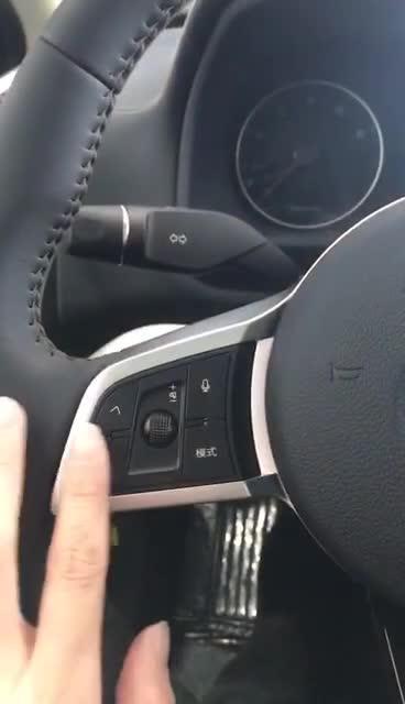 比亚迪唐的车内按键质感都挺不错的，而且都是实用性比较好的按键，值得了解！