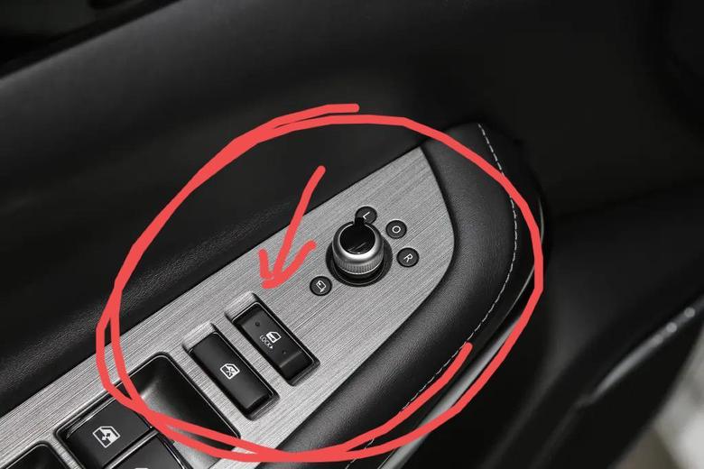 锐程cc怎么设置停车车门自动解锁，每次停车都需要按一下车门解锁键，另外三个门才能打开，要么就是熄灭发动机才可以。