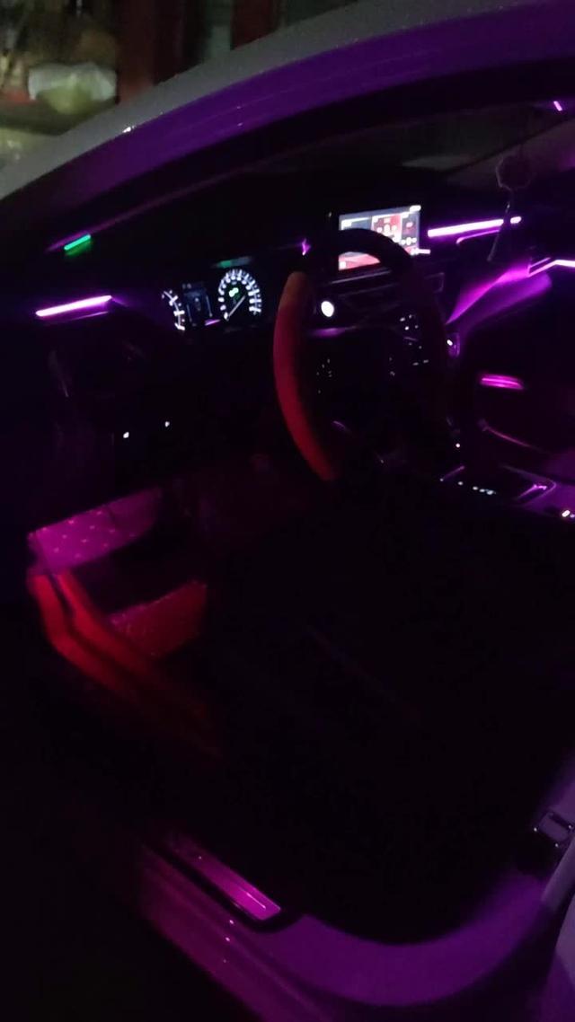 锐程cc900块的64色亚克力隐藏式氛围灯上车