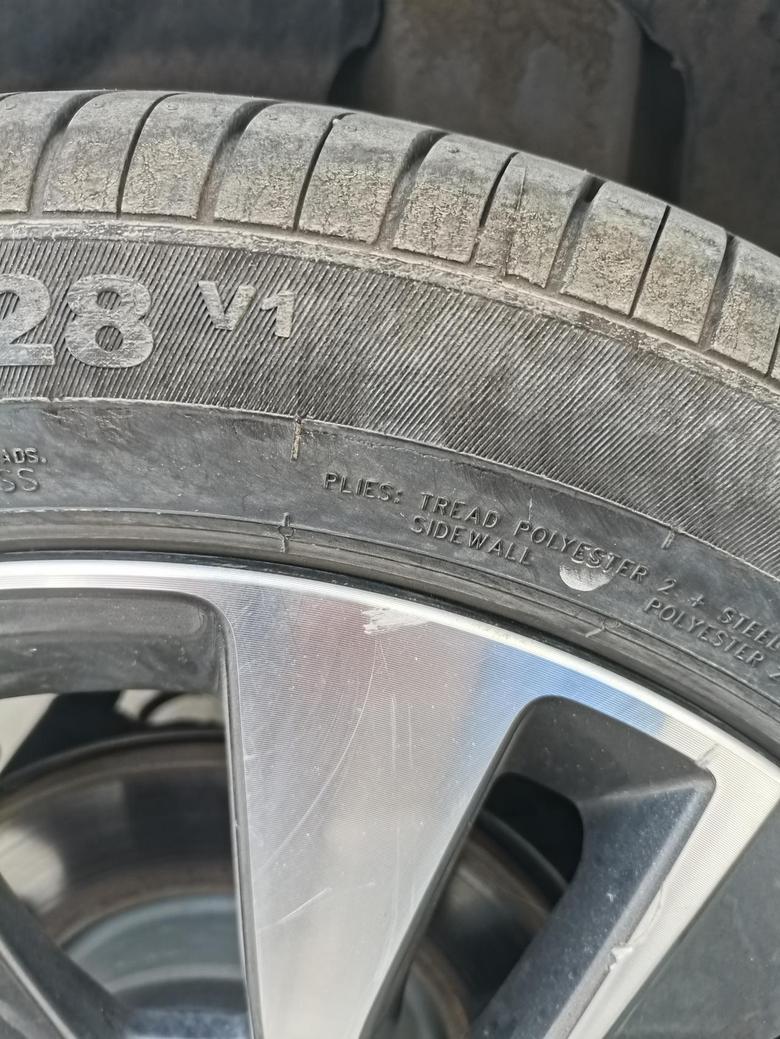 标致408卧槽11个月了轮胎就出现了裂纹，怎么办！！！