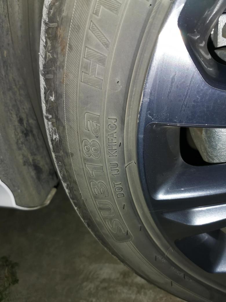 我的锐程CC潮锐，用的是朝阳轮胎，但是发现生产日期在内侧，这款轮胎不分内外吗？