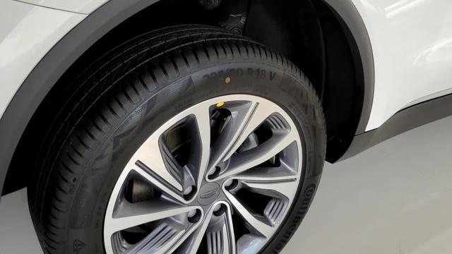 我们来看下吉利嘉际使用的是什么品牌轮胎？