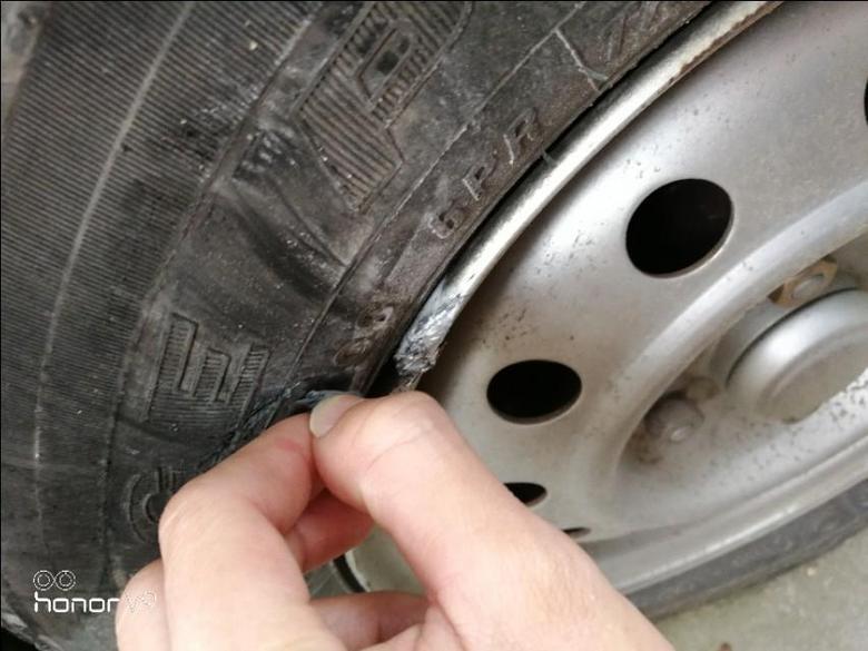 五菱宏光我车轮胎不小心刮了下，有必要换吗？