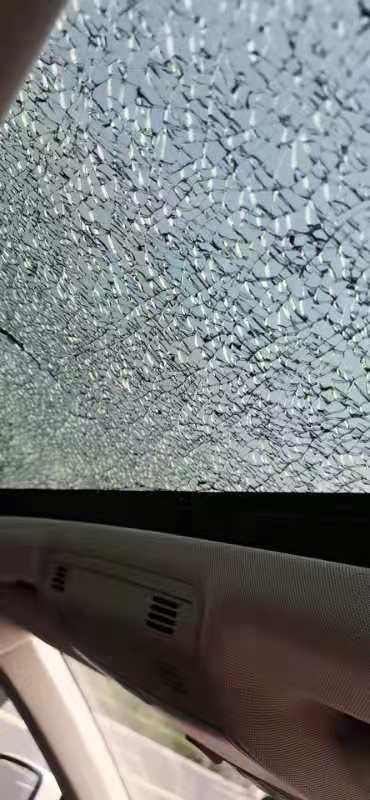 polo刚提的车，在行驶中天窗碎裂，车友们有没有遇到过这种情况？