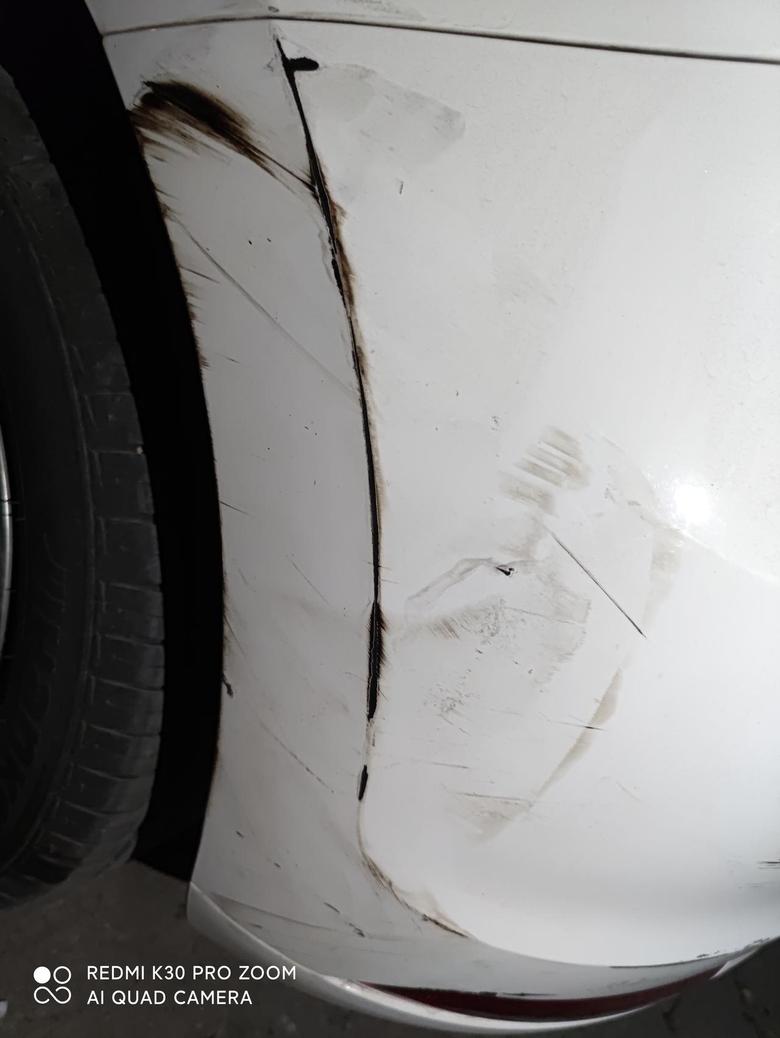 polo车子被刮蹭了，补漆大概多少钱？