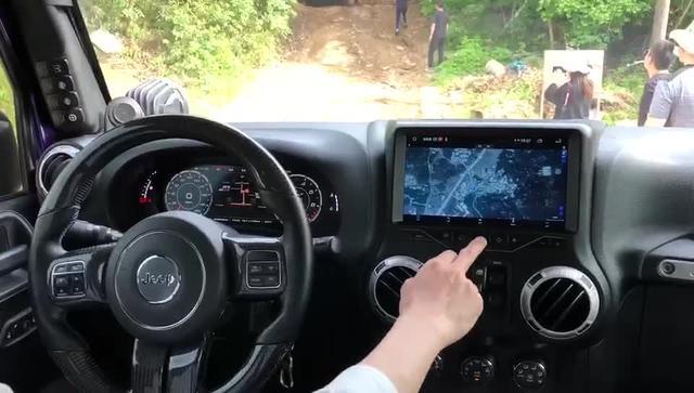 Jeep牧马人显示屏黑科技