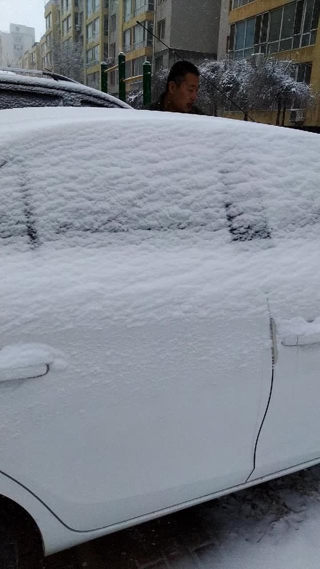 yaris l 致享下雪了，车上全是雪