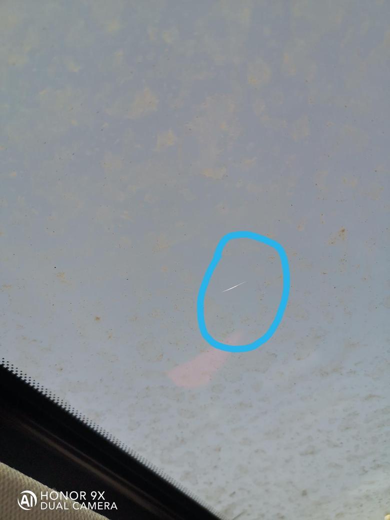 传祺gs3最近刚提的车，一直没有开在停车场放着，今天发现天窗中间有裂痕，能走保险吗？能修复吗？换个新的天窗玻璃得多少钱啊？