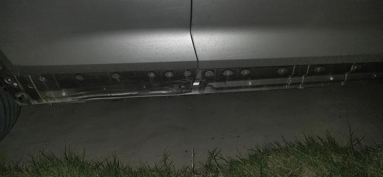 捷途x90车门护板撞坏了，有知道哪里有卖的吗？大概多少钱???