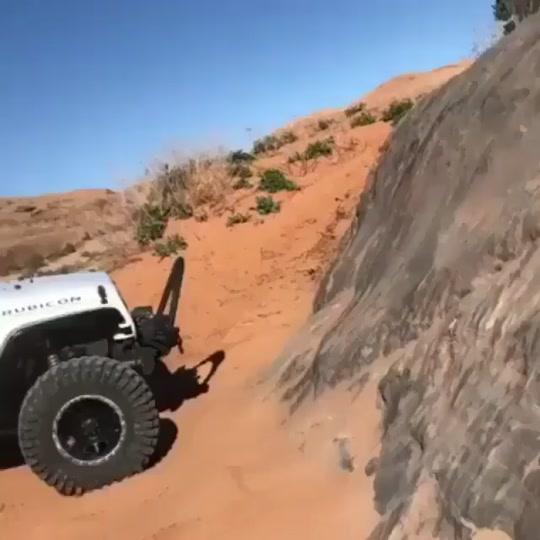 爬坡靠的是技巧，不一定要靠大油门冲！#jeep#牧马人#牧马人jeep#爆改牧马人