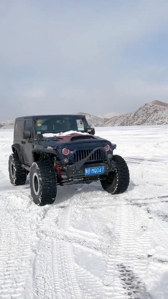 牧马人内蒙古包头2019年的第一次雪，很开森~~~