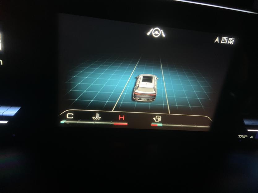宋plus加完油之后，车上的油表没有跟手机上的同步。如图：车上只显示不到一格，手机上显示80%有老哥懂这个是怎么回事吗