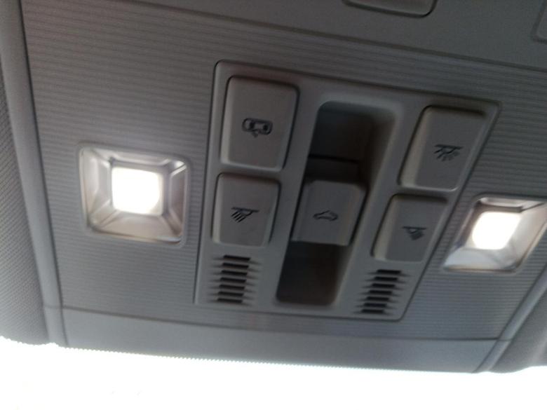 途铠我的途凯顶棚灯，只要不锁车灯就亮着是怎么回事？