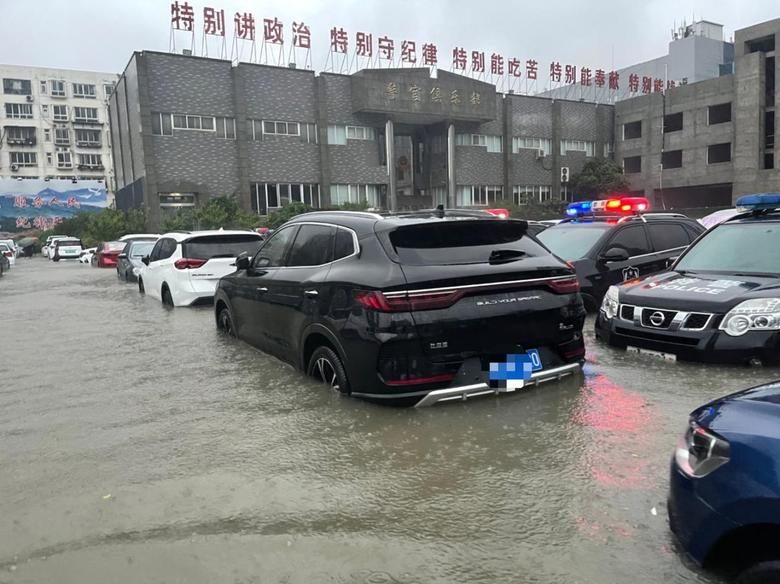 宋plus郑州一场雨，车可泡了