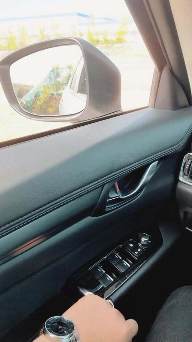 马自达cx5 最近出现主驾驶升玻璃异常（如视频）长按才可升起车窗降车窗没问题，请问各位马铁有没有遇到同情况解决方案