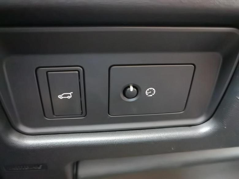 发现运动版右边的按钮是什么功能？