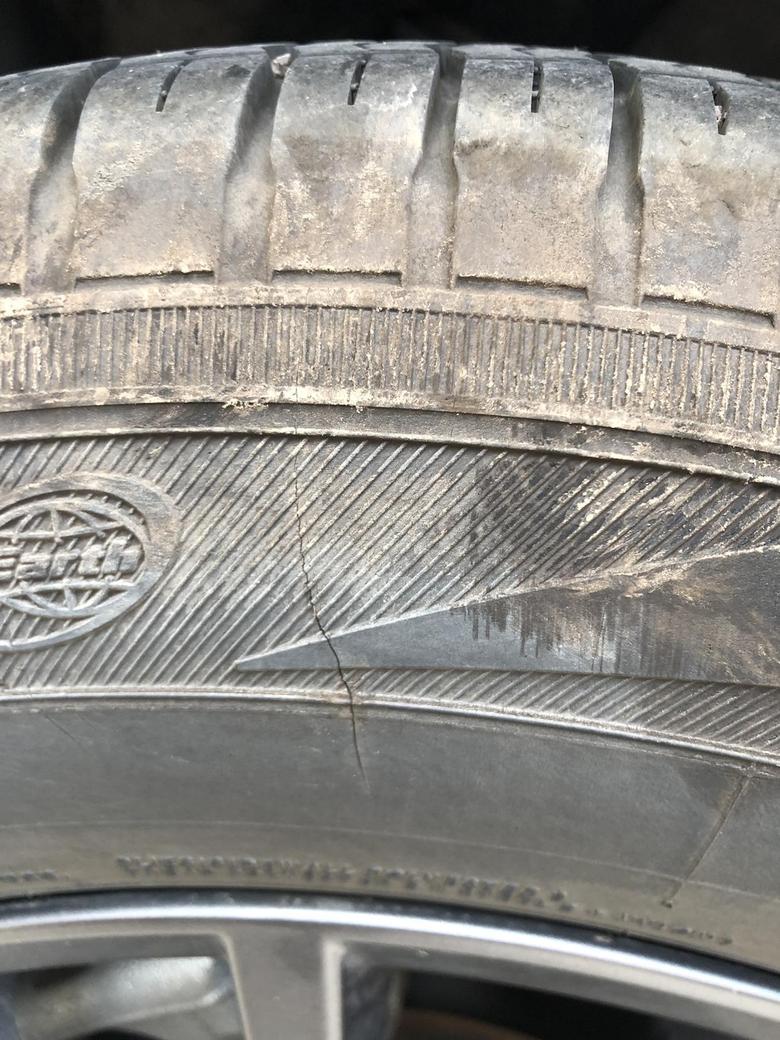 马自达cx 5-请问本人买车接近一年，行驶大约1.3万公里，车的原装轮胎因质量问题开裂，属于质保范围吗？