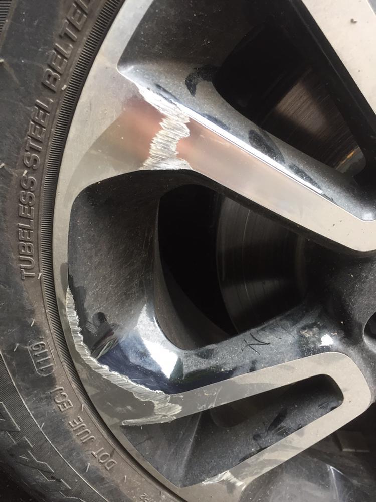 远景x3 新车轮毂刮花了．有什么可以修复的吗？