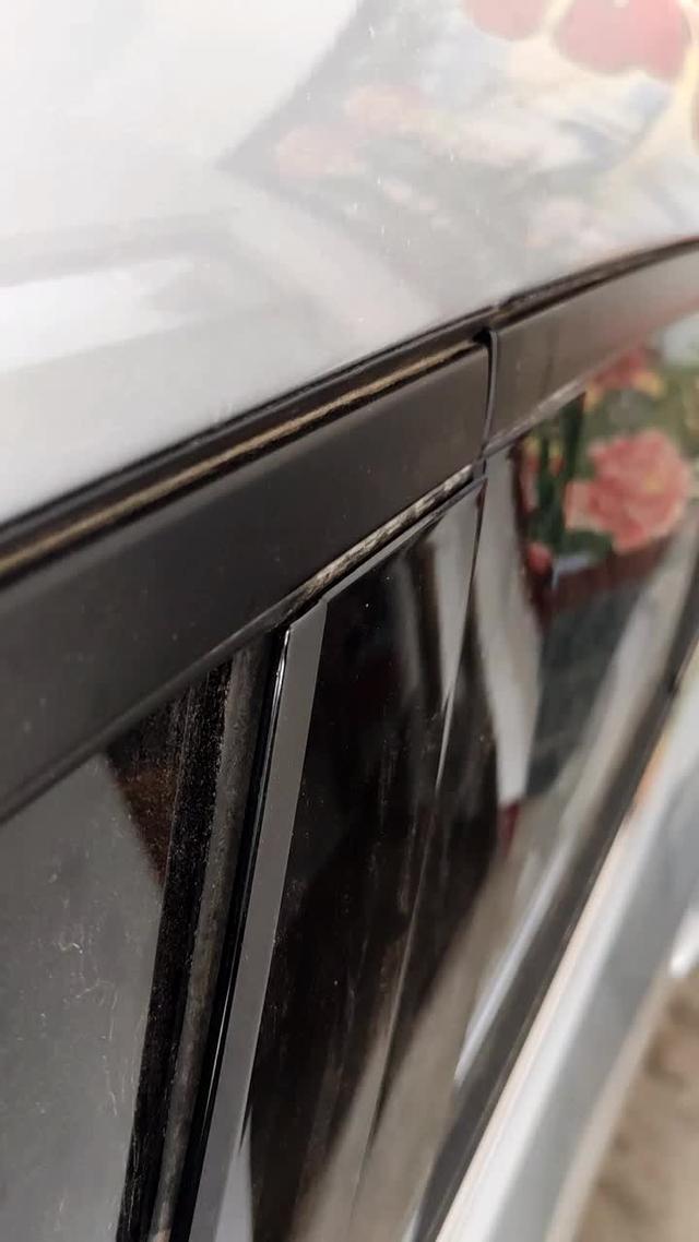 马自达cx4 玻璃盖板翘起，提车时只关注车漆跟日期了，没仔细看，有没有同问题的车友？这影响大吗？