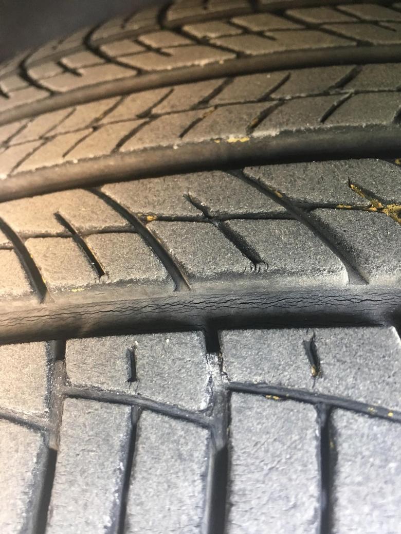 马自达cx4 2年的2w公里车轮胎都有裂纹了