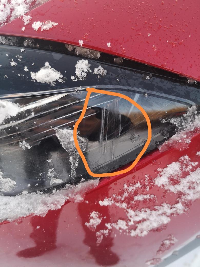 马自达cx4 哪知道车灯罩这么脆弱，除雪的时候，冰直接给刮花了心疼死，这还能修复吗