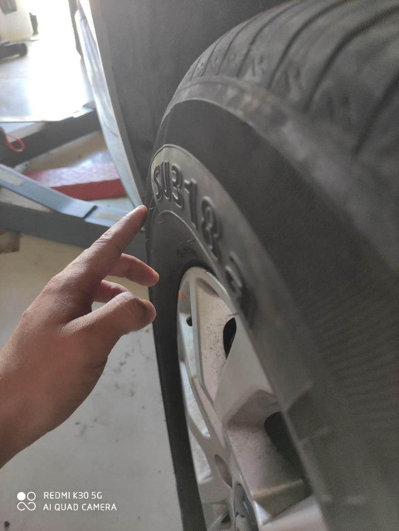 今年七月购置柴油手动长城炮的朝阳轮胎，请问你们的车子轮胎也是这样的嘛？厂家说正常情况！