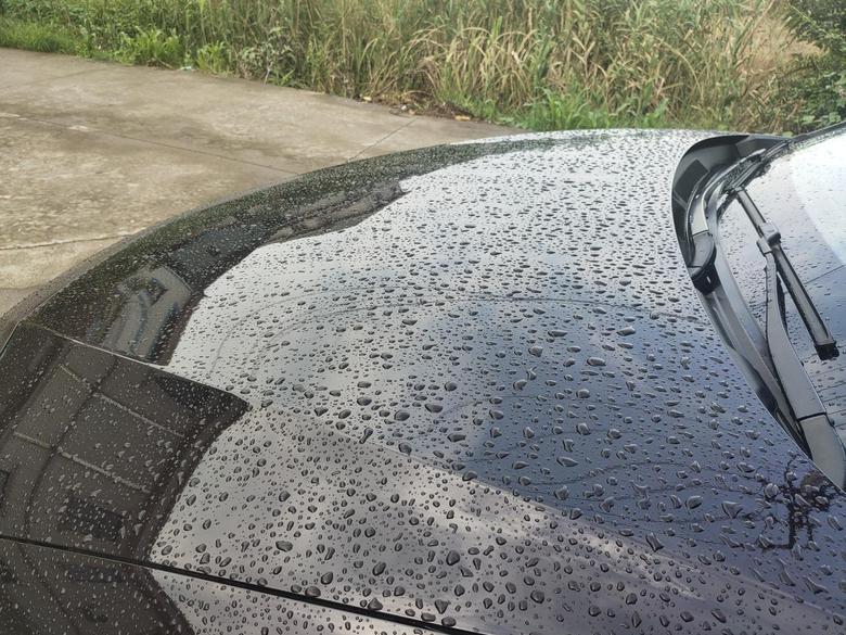 马自达cx4 雨水在车漆上不下滑