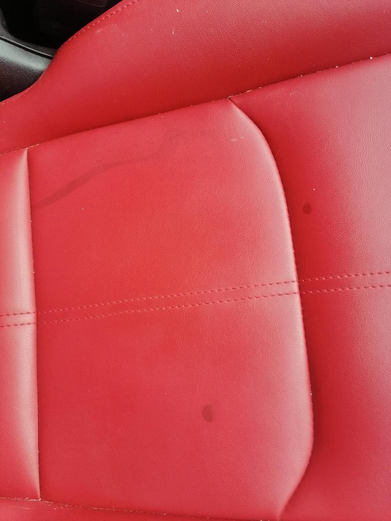马自达cx4 座椅上弄到其他颜色了，怎么去除？
