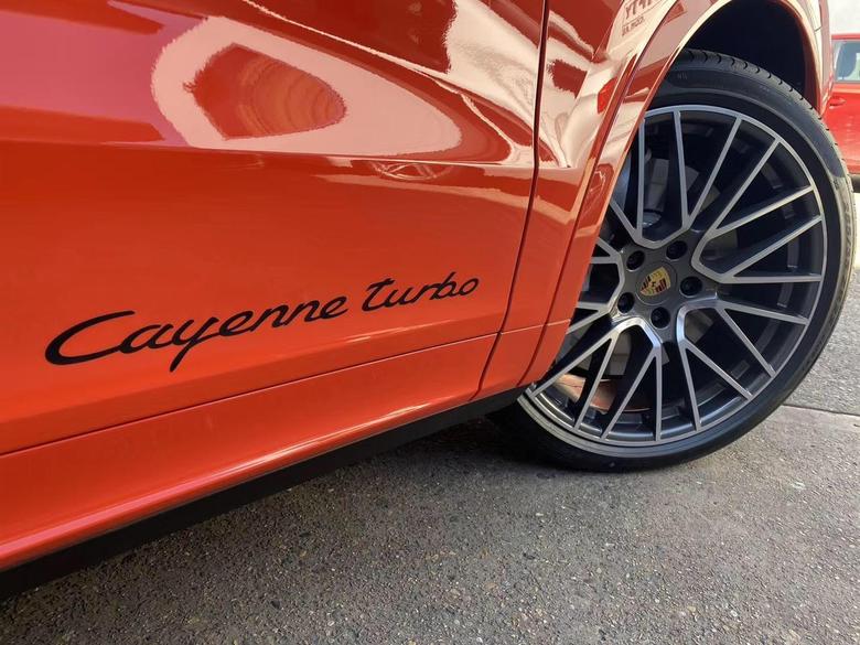 cayenne提车小半年熔岩橙卡宴coupeturbo一直都是路上的焦点
