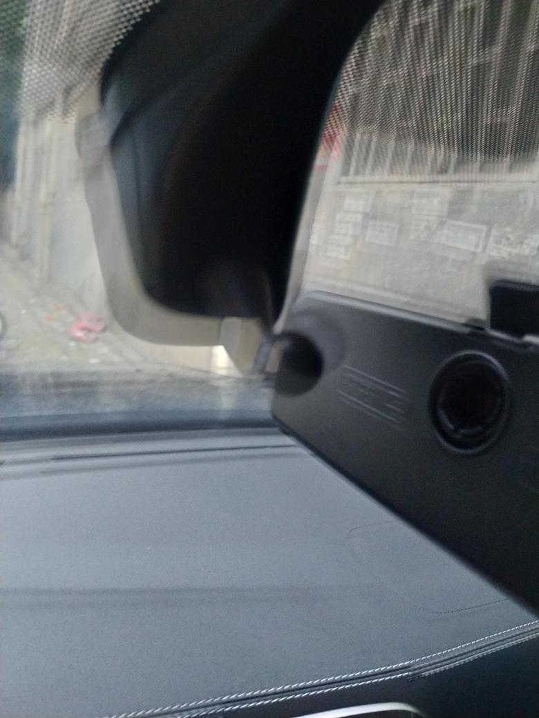 捷达vs7今天安装行车记录仪，把车内后视镜取下来了，求教怎么装上去。