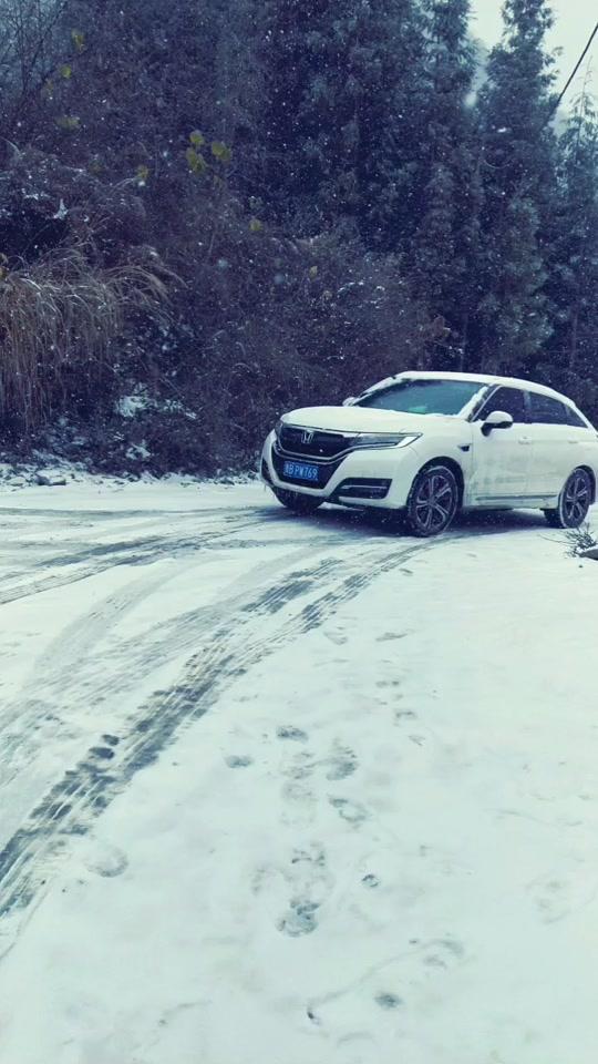 本田ur v-大雪伤害了车…