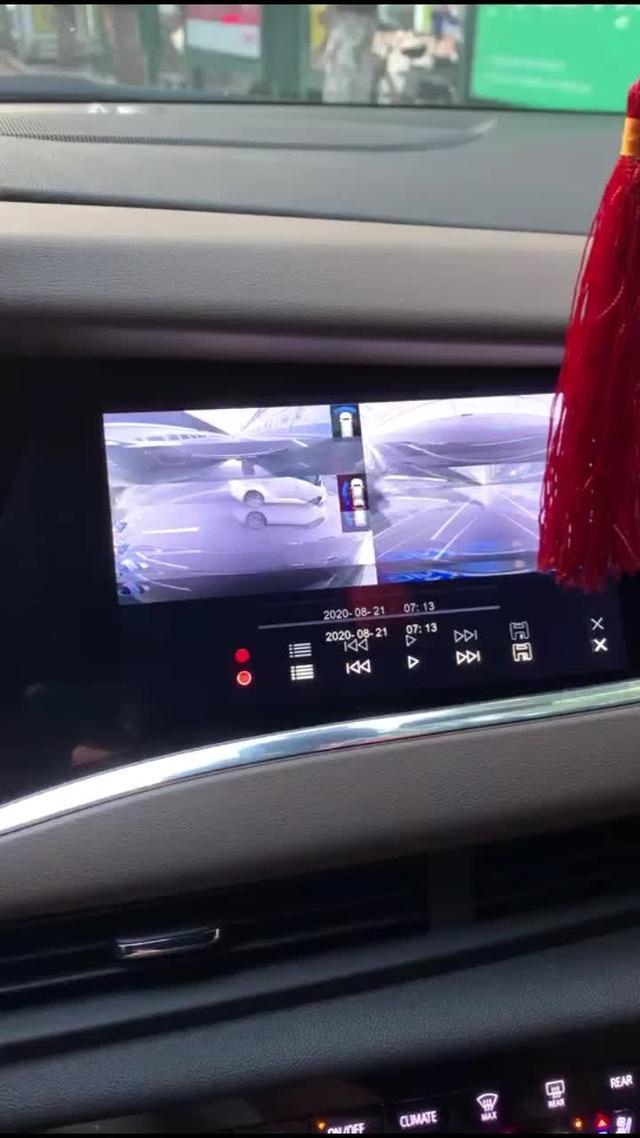 昂科旗 问一下，高配旗舰版自带360与行车记录仪偶尔就闪跳屏幕，或者黑屏是什么问题？