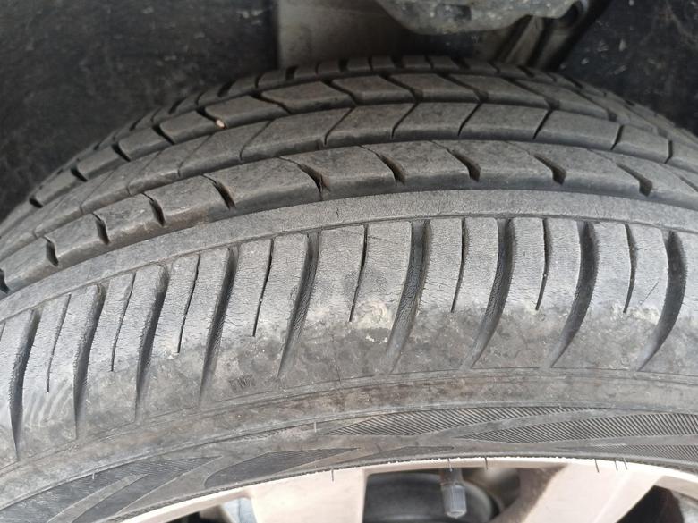 捷达vs7问一下轮胎质保，只有六个月么？
