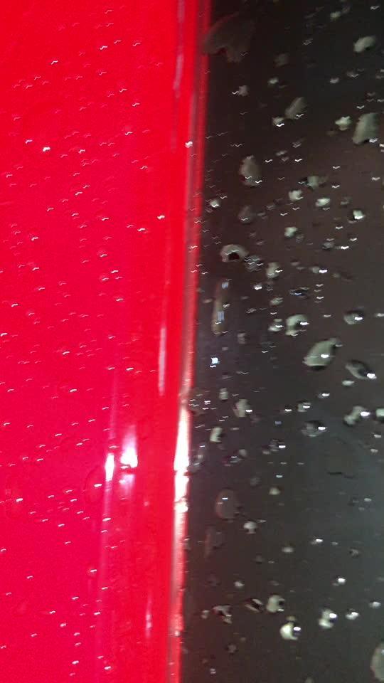 mustang 提车五个月，今天洗车才发现后挡风玻璃的细缝掉漆严重，还生锈了，请问这是4s店的问题吗