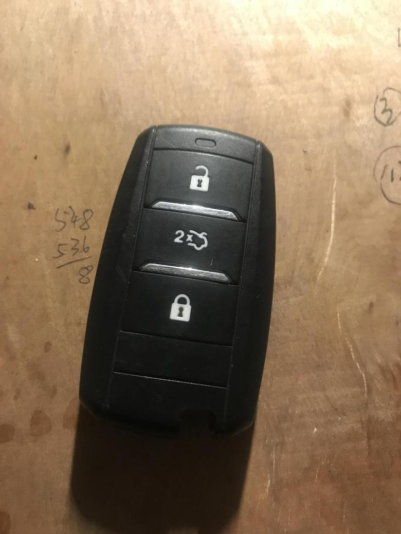 长安cs75 2018款75钥匙电池没电了，怎么换电池，求教