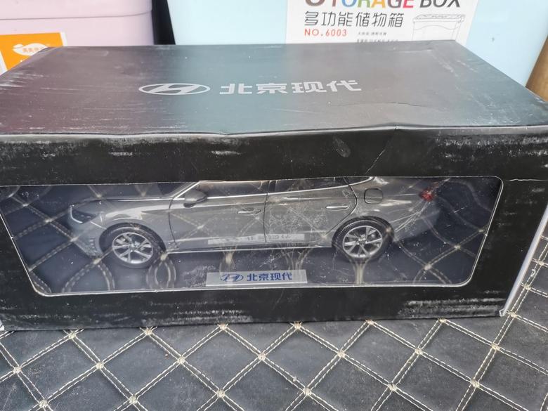 全新出售北京现代灰色第十代索纳塔车模。全新未拆封。喜欢的直接拍。只发顺丰,不包邮点货到付款“我想要”和我私聊吧~成色全新