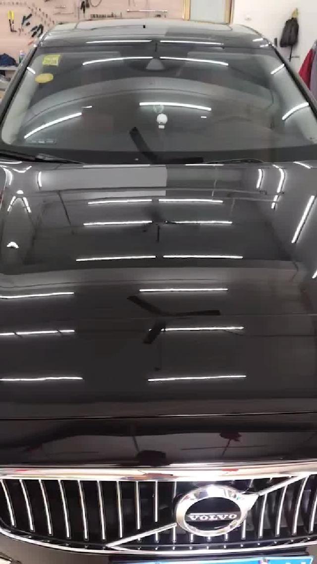 沃尔沃xc90 沃尔沃S90这车子镀晶后车漆可以当镜子使用了，太惊艳了。