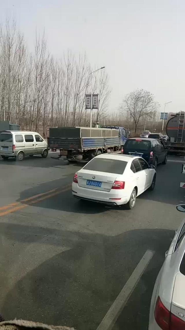 明锐 堵车后的中国司机