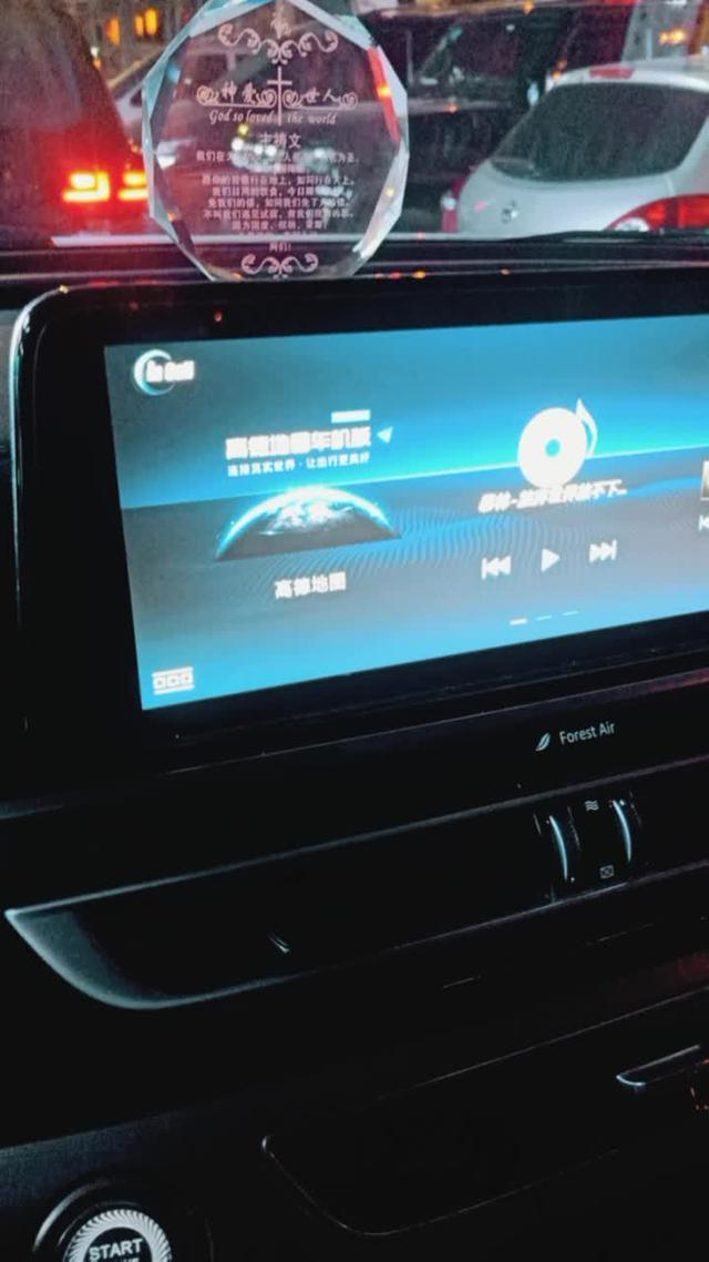 长安cs75 车辆视频播放教程，视频格式大众的都能播放，非常简单的，还是不建议行车看视频，