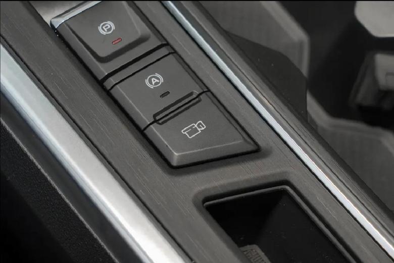 远景x6 各位车友们，你们20款X6手动尊贵版有没有这个按键？