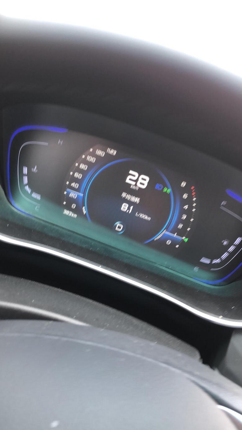 2021款吉利缤瑞亚运版提车时油耗大概在19个9。慢慢尤浩减下来拉了1400公里的高速，现在油耗5.9。挑战一下全网最低油耗哈哈整体用车感觉还是不错的，性价比包括车的动力空间方面。
