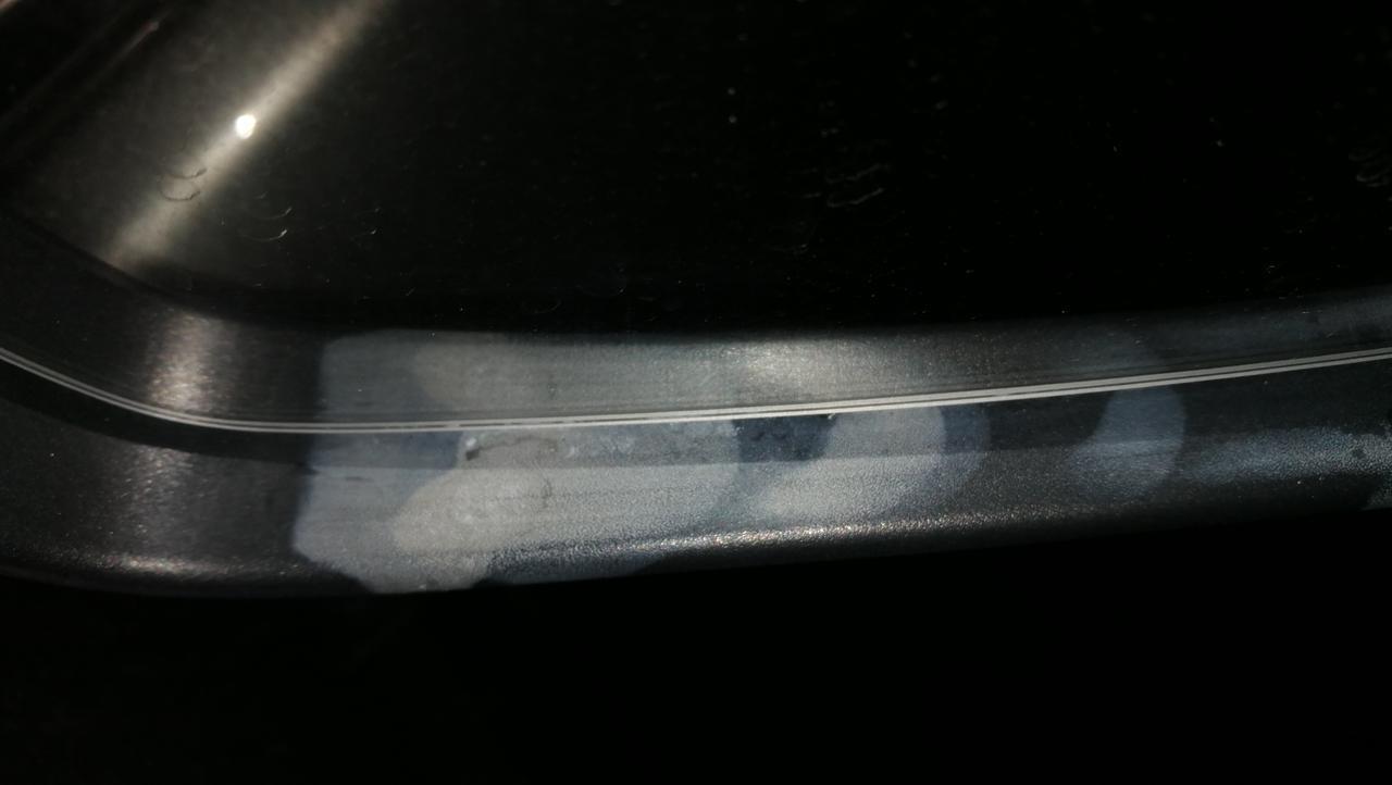 远景x6 求助，用柏油清洗剂洗后视镜上面的胶纸。不小心喷到后视镜壳子上了，造成很多的白块。像是车漆被腐蚀了。请问各位大佬这样能补救吗？