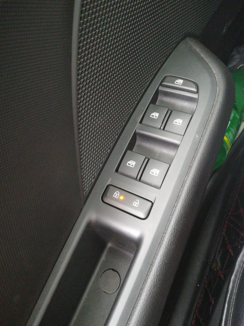 科沃兹2019款320自动挡新悦版车门锁怎么按了门还是锁不了啊？