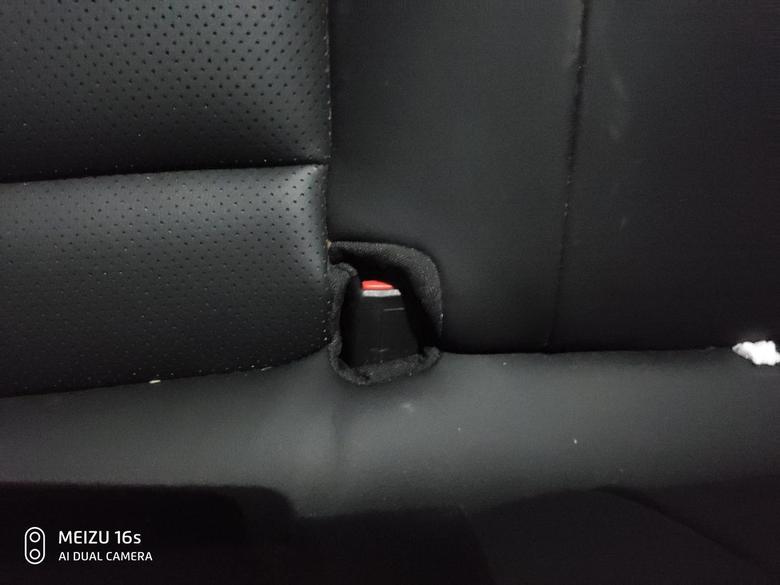 缤瑞 新买的车后排安全带插口发现是这样插不进去，一个月了能报修吗