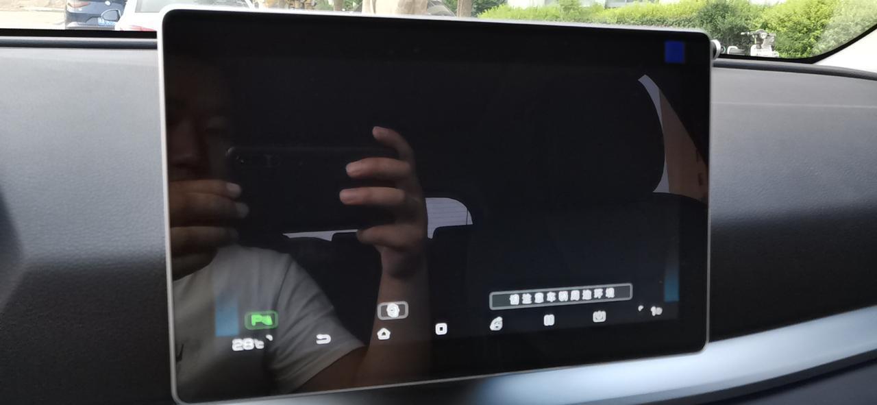 请问车友们，宋PRO的倒车影像跟360全景影像都黑屏了，这个有知道怎么搞的嘛？