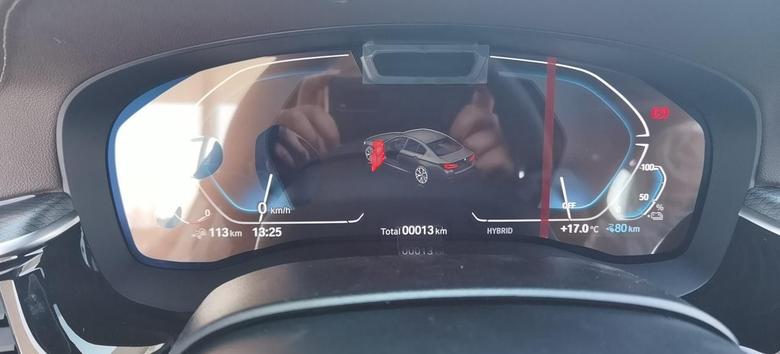 宝马5系phev3月25买的21款535le先锋运动，提车的时候电池电量将近100%，续航展示80公里，现在电池充满电显示62公里，根本就没有显示过95公里的时候啊